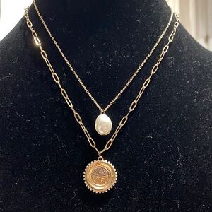 Vintage 1946 Gold Layered Coin and Pearl Pendant Necklace